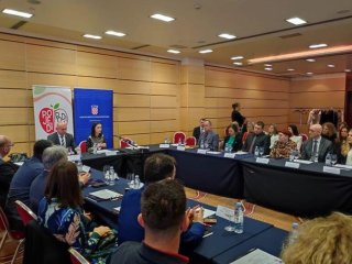 Signed voluntary agreement - Together against food waste